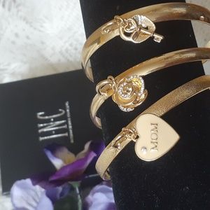 MACY'S INC Gold Bracelet Set for Moms NWOT